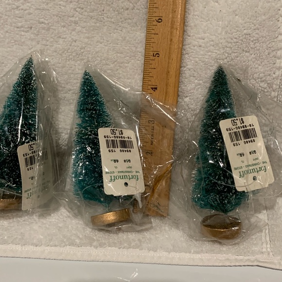 NWT Lot of 6 lightly frosted trees - Picture 4 of 4